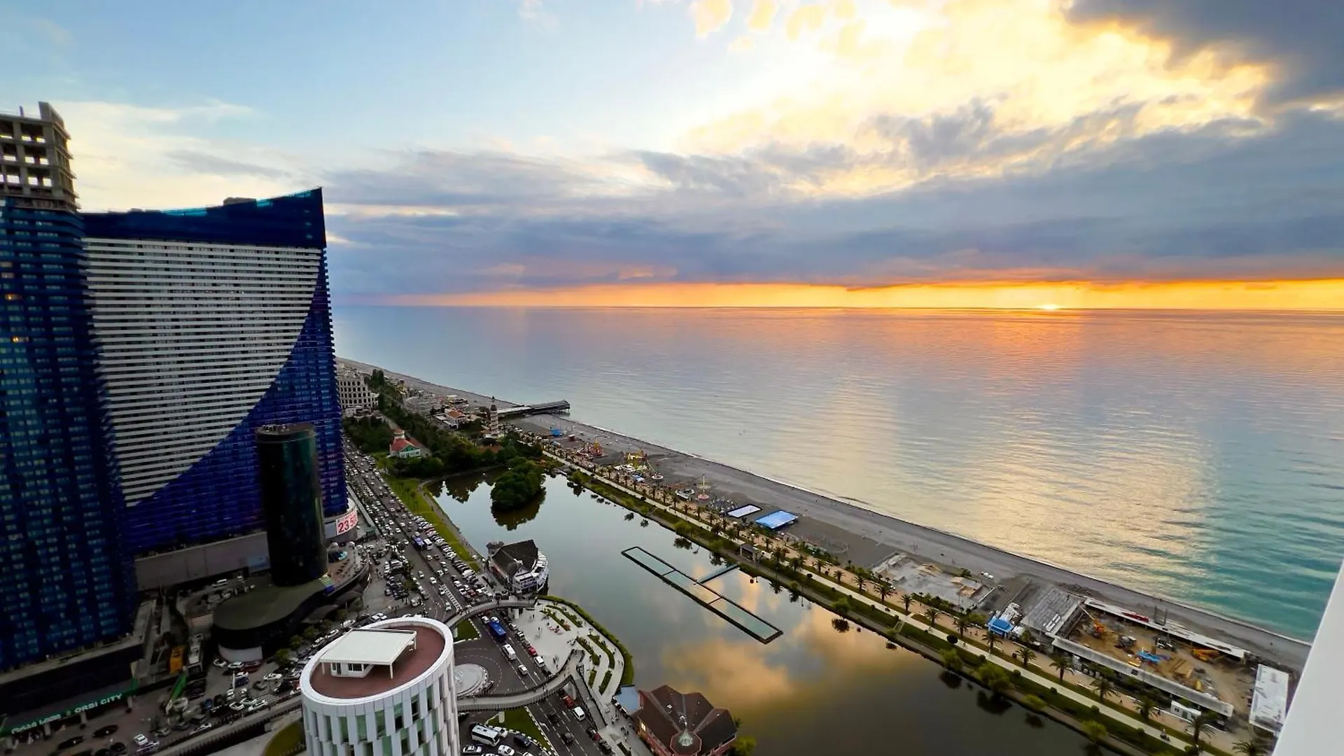 Apartment In Alliance Palace On The Justice Side Batumi 0*,